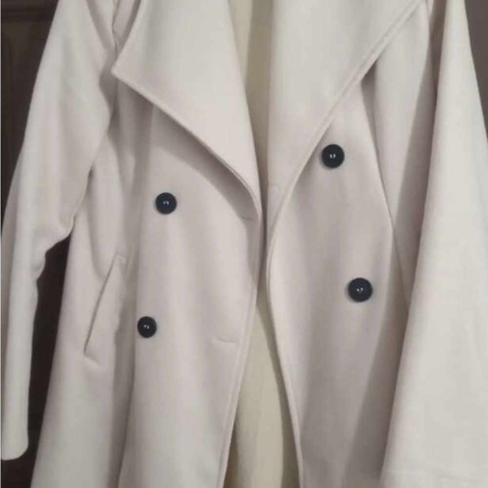 Elegant Cream Apricot Double-Breasted Coat - Picture 6 of 6